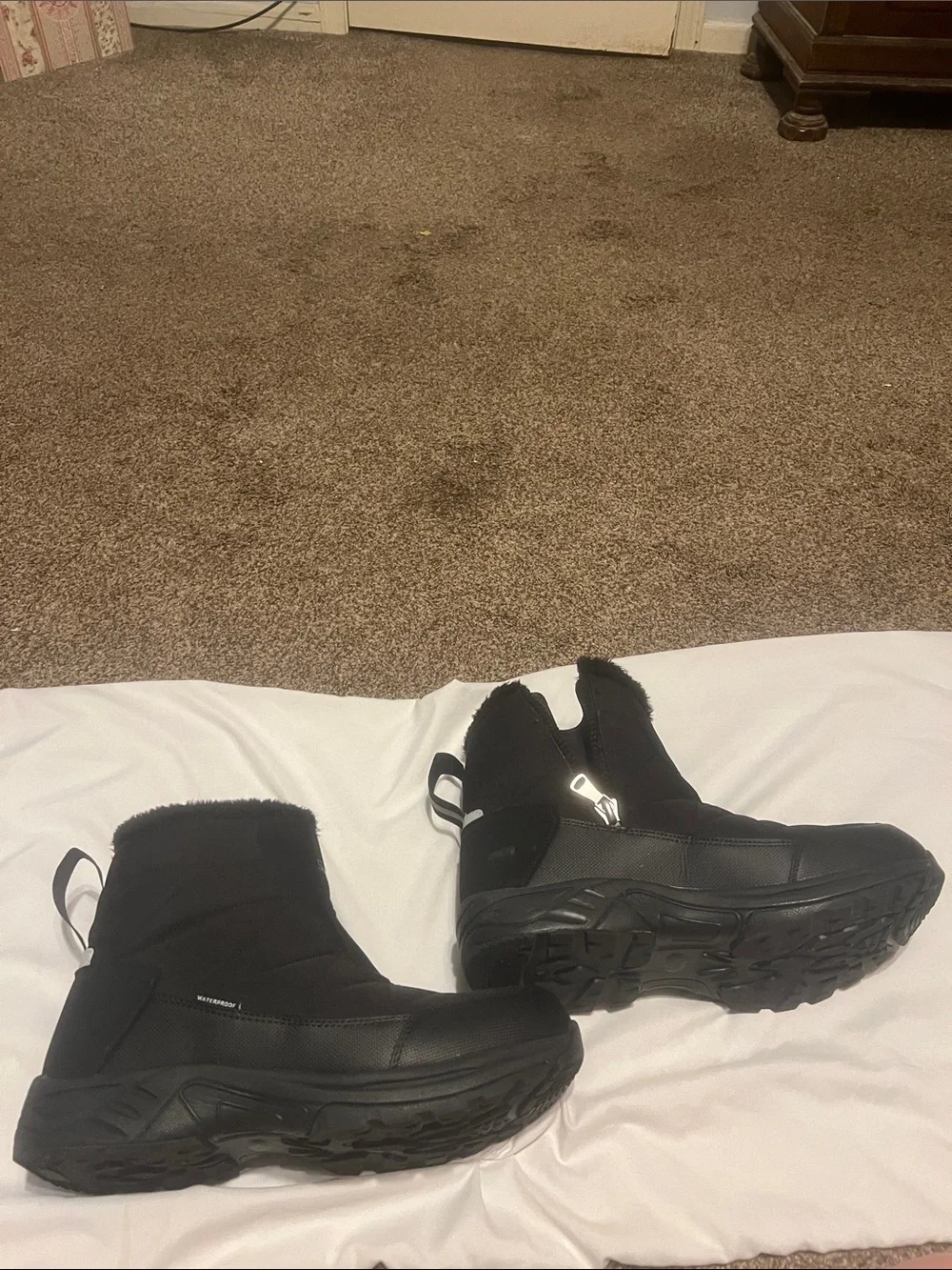 Silent Care mens black winter boots. Zip closure. Super warm. Waterproof